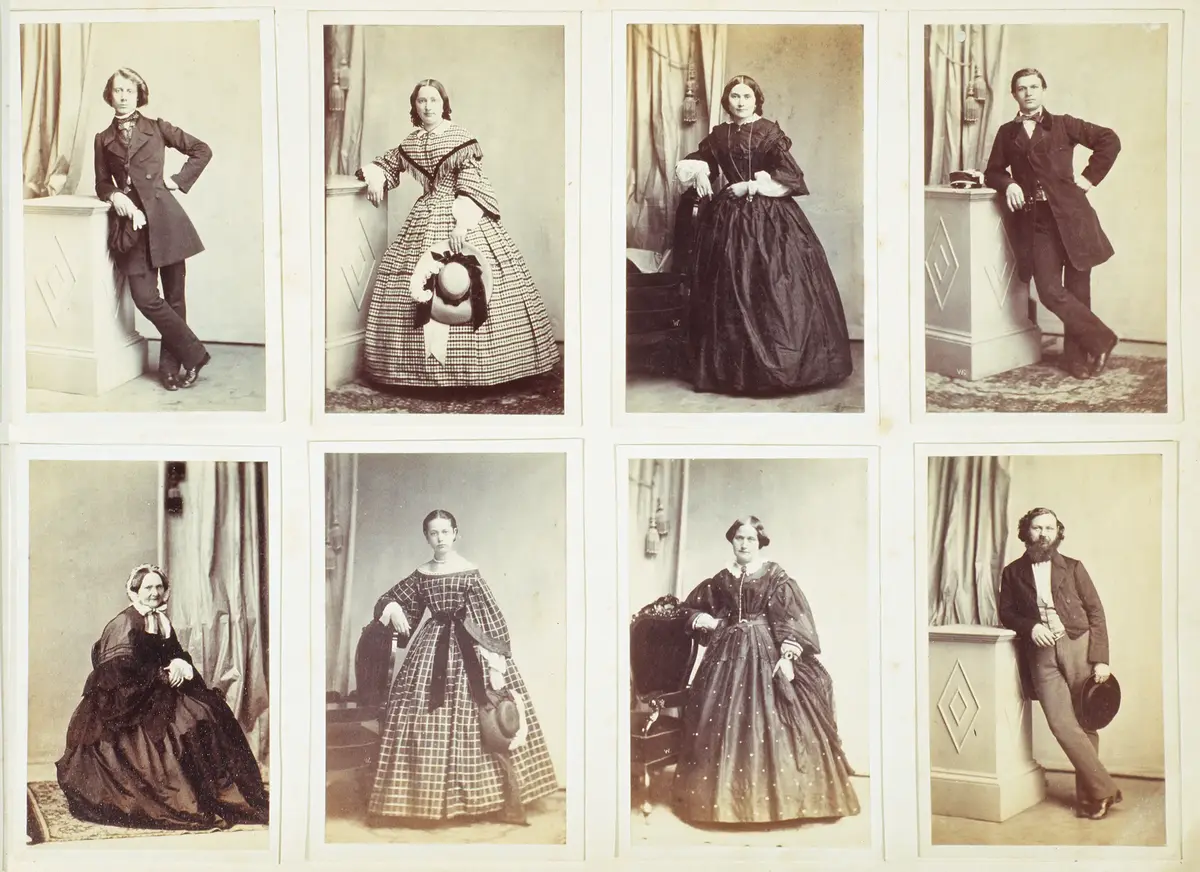 Posierenden Herren und Damen